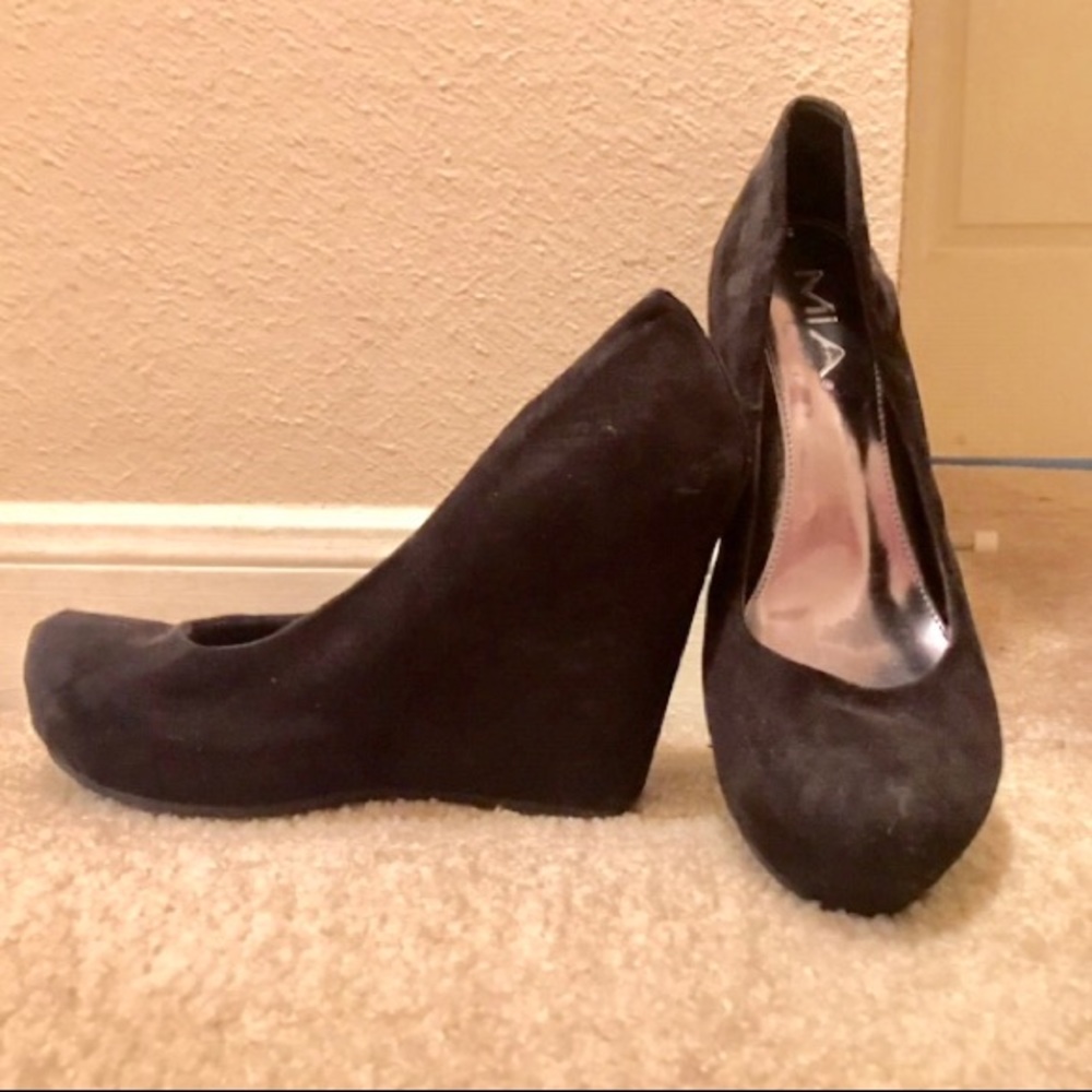Mia “Ivette” Black Wedge Pumps